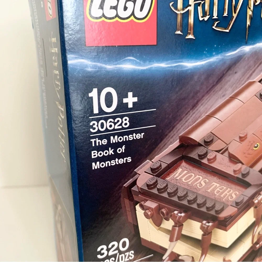 Harry Potter monster book lego set
